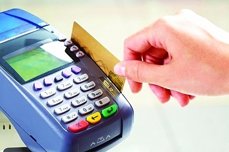 Về nguyên tắc, thẻ tín dụng chỉ được sử dụng để thanh toán hoặc rút tiền tại máy ATM