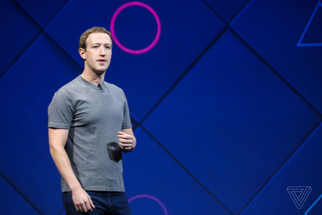  Trang phục thường thấy của ông chủ Facebook là áo phông xám và quần jeans.