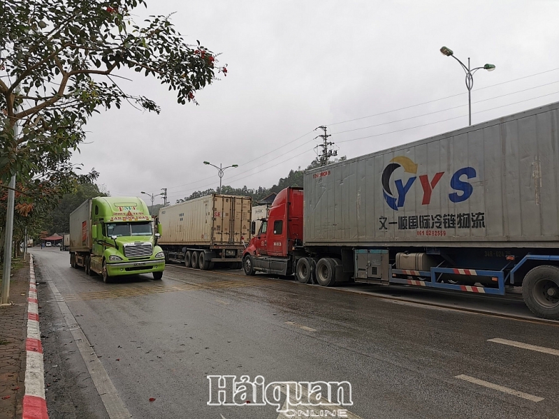 Sở Công Thương Lạng Sơn khuyến cáo các DN, chủ hàng nắm bắt tình hình XK tại các cửa khẩu để có kế hoạch vận chuyển hàng về cửa khẩu : Ảnh: Thu Hương