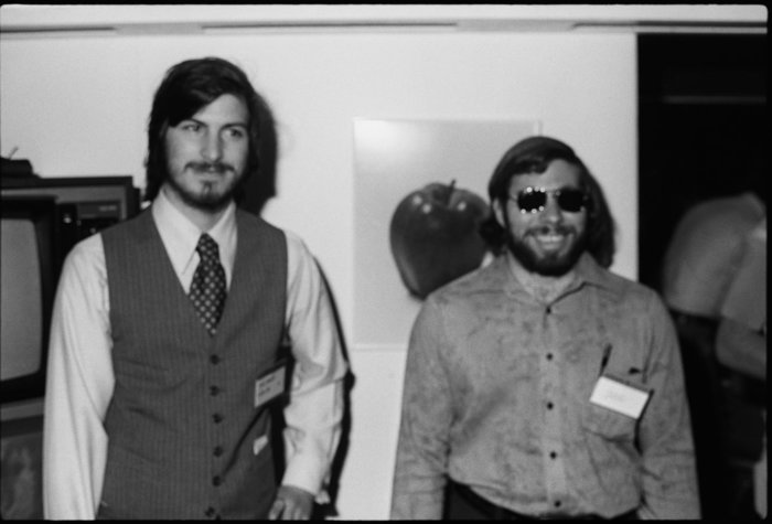 Steve Jobs và Steve Wozniak sáng lập Apple vào năm 1977. (Ảnh: Getty)