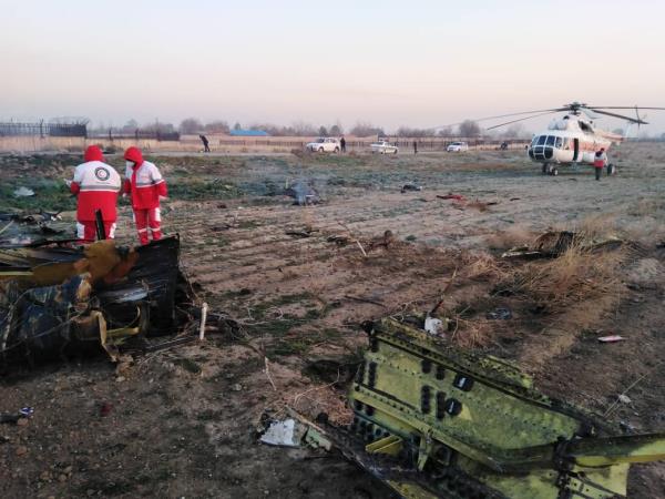 Phong trào Trăng lưỡi liềm đỏ quốc tế (International Red Crescent) công bố những bức ảnh được cho là hiện trường vụ tai nạn máy bay Boeing 737.