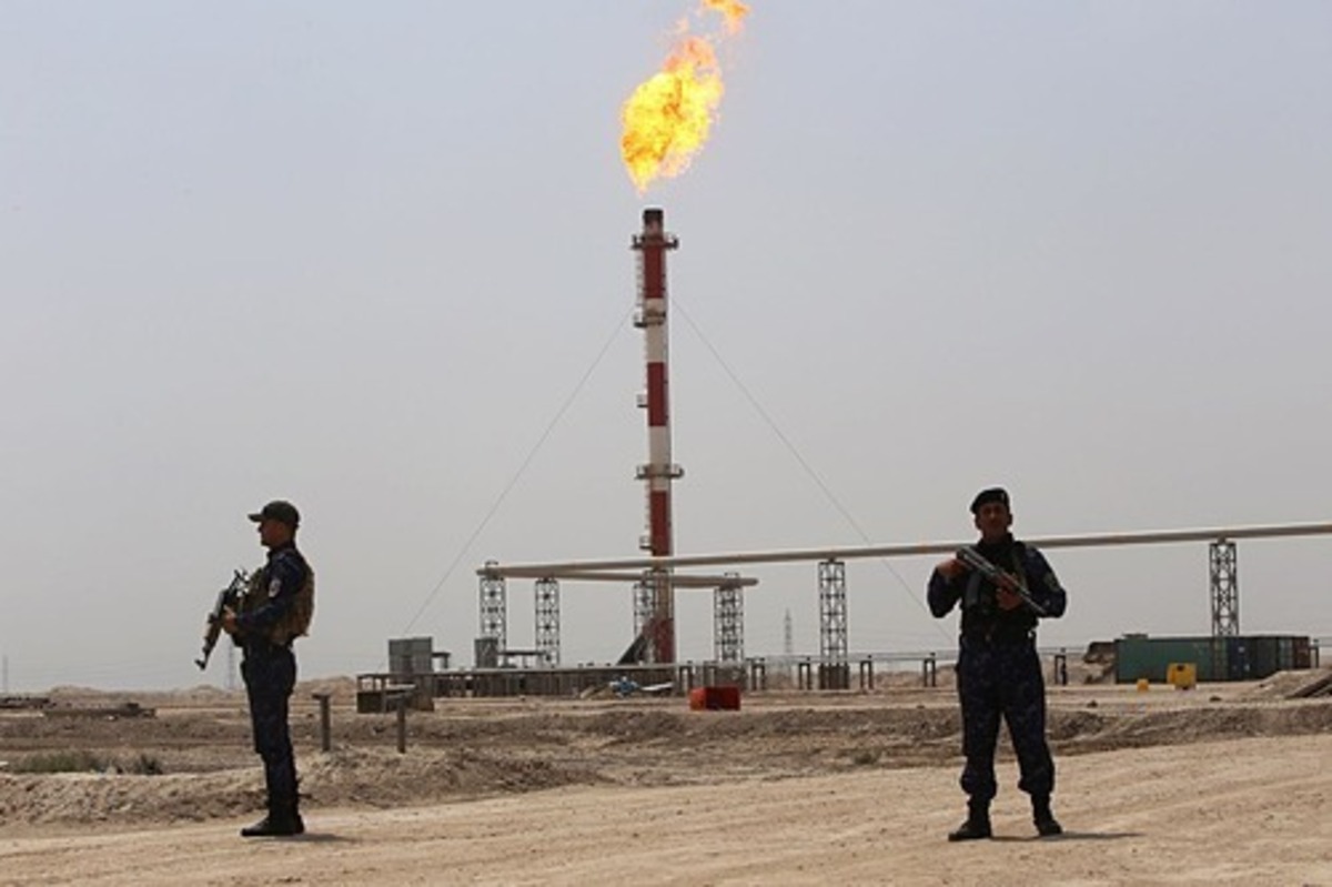 Lực lượng an ninh bảo vệ mỏ dầu của Exxon Mobil tại West Qurna 1. Ảnh: Reuters
