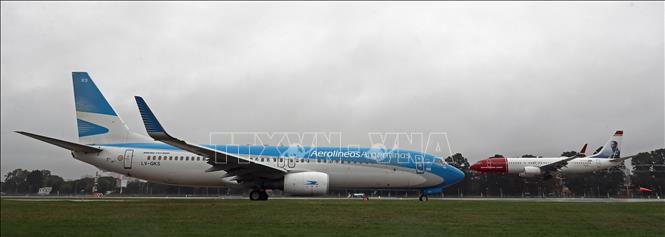 Máy bay của hãng hàng không Aerolineas Argentinas tại sân bay Buenos Aires, Argentina. Ảnh: AFP/TTXVN
