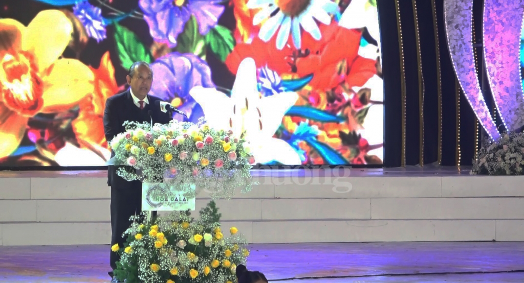 Đó là chỉ đạo của Phó Thủ tướng Thường trực Chính phủ Trương Hòa Bình - tại lễ Khai mạc Festival Hoa Đà Lạt lần thứ VIII năm 2019 với chủ đề Đà Lạt và Hoa diễn ra tại quảng trường Lâm Viên, TP Đà Lạt, tỉnh Lâm Đồng tối 20/12.