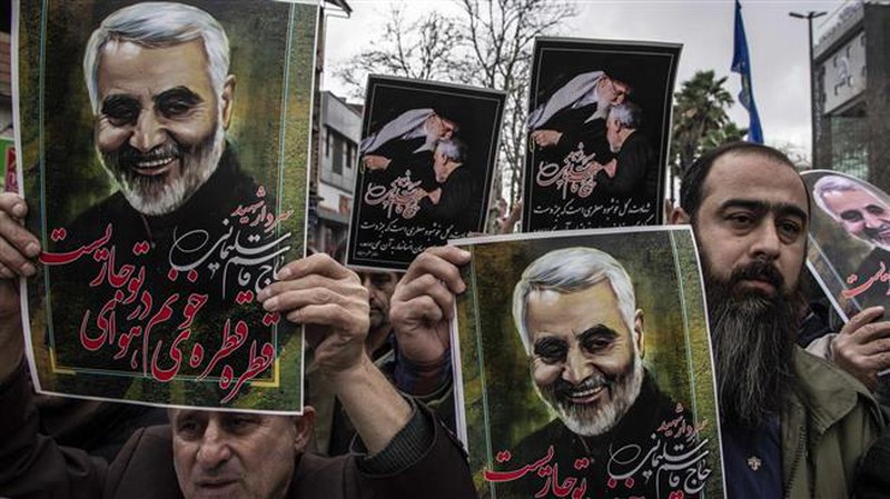 Người dân phản đối vụ ám sát Tướng Soleimani của quân đội Mỹ. Ảnh: PRESS TV
