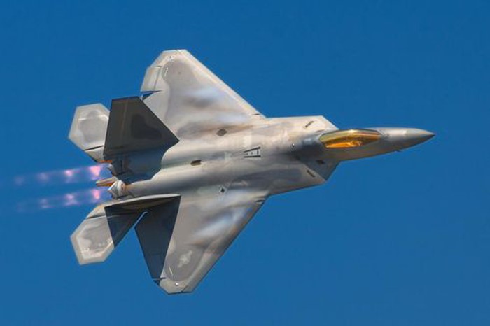 F-22 Raptor của Mỹ mang đến ưu thế vượt trội trên không